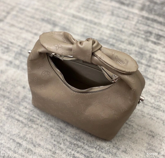 First bag ru PM VUITTON LOUIS WHY KNOT 0806